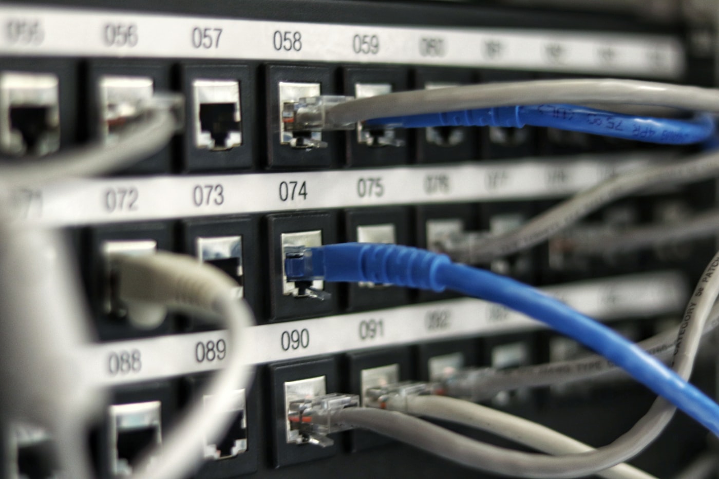 Network patch panel
